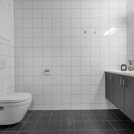 The Hideout - With 3 Bedrooms And 2 Bathrooms * Tromsø
