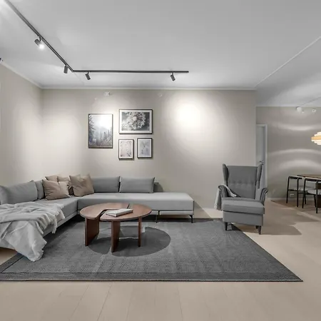 The Hideout - With 3 Bedrooms And 2 Bathrooms Apartment